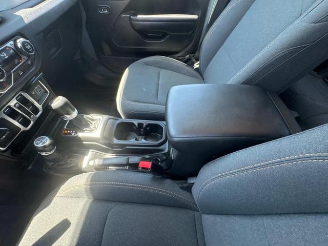 Photo of 2024 Gray Jeep Gladiator