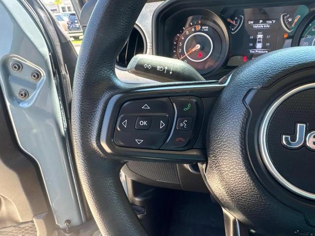 Photo of 2024 Gray Jeep Gladiator