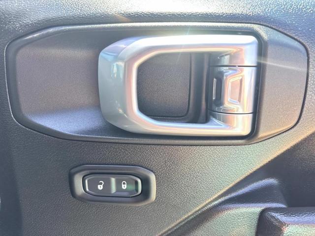 Photo of 2024 Gray Jeep Gladiator