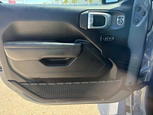 Photo of 2024 Gray Jeep Gladiator