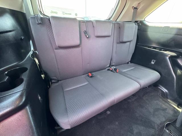 Photo of 2017 White Toyota Highlander