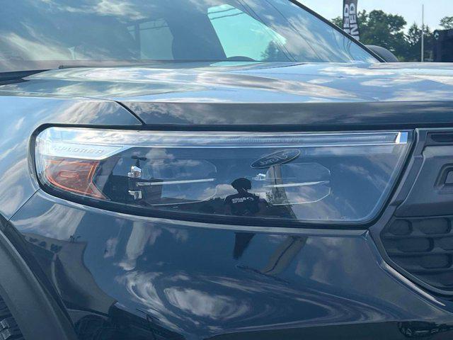 Photo of 2022 Black Metallic Ford Explorer