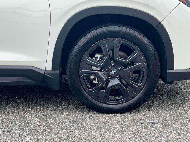 Photo of 2023 Crystal White Pearl Subaru Ascent