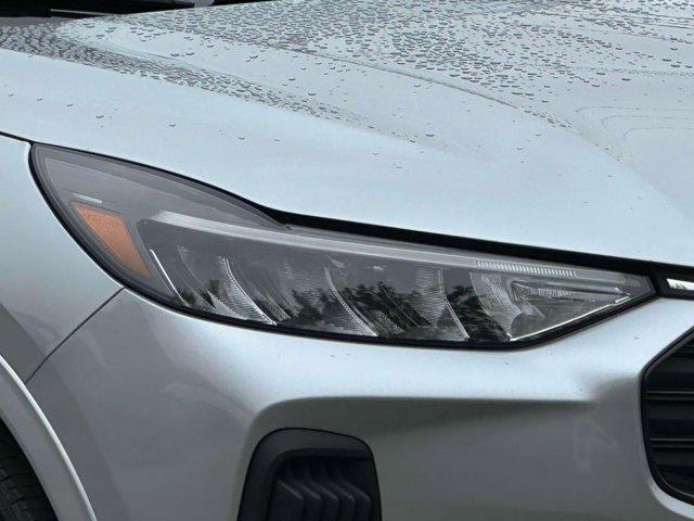 Photo of 2024 Iconic Silver Metallic Ford Escape