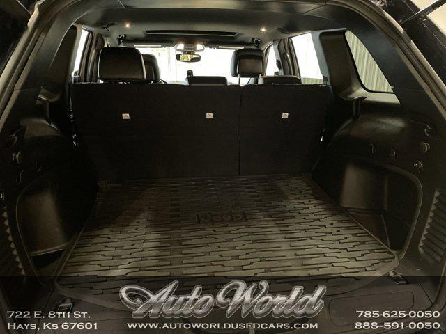 Photo of 2021 Slate Blue Pearlcoat Jeep Grand Cherokee
