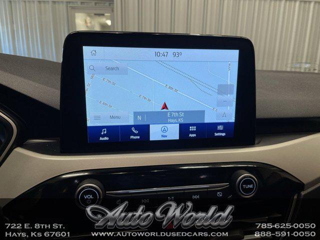 Photo of 2021 OXFORD WHITE Ford Escape