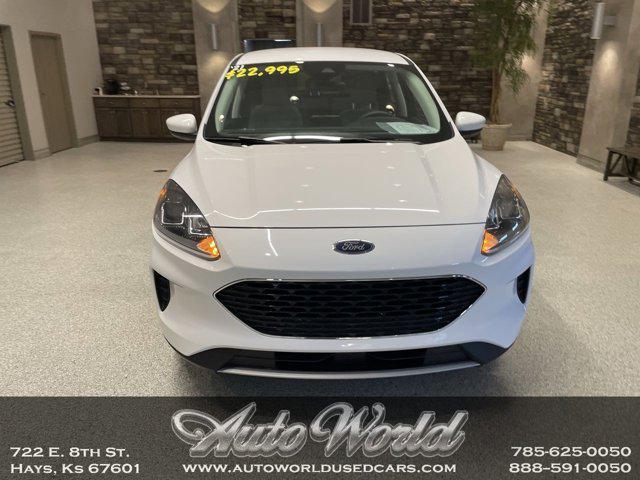 Photo of 2021 OXFORD WHITE Ford Escape