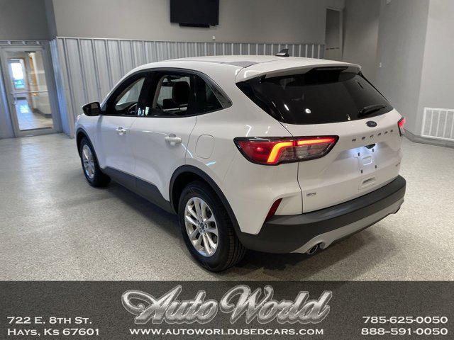 Photo of 2021 OXFORD WHITE Ford Escape