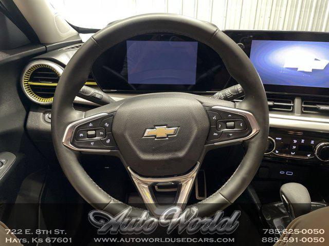Photo of 2024 Summit White Chevrolet Trax