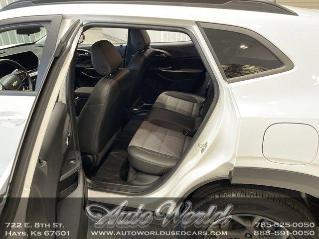 Photo of 2024 Summit White Chevrolet Trax