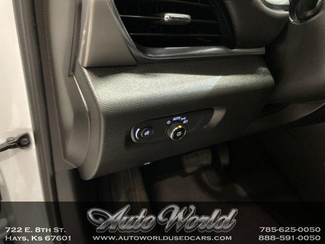 Photo of 2023 Summit White Chevrolet Traverse