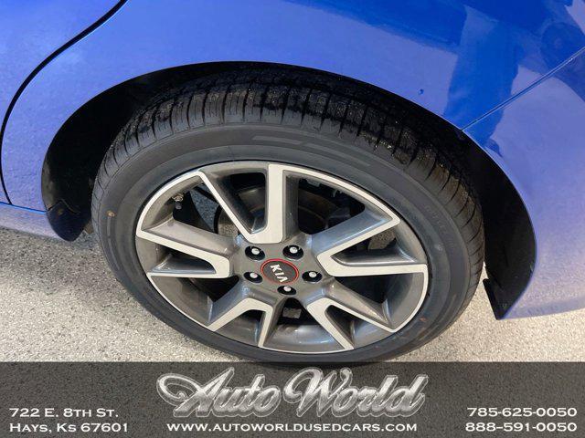 Photo of 2021 Neptune Blue Kia Soul