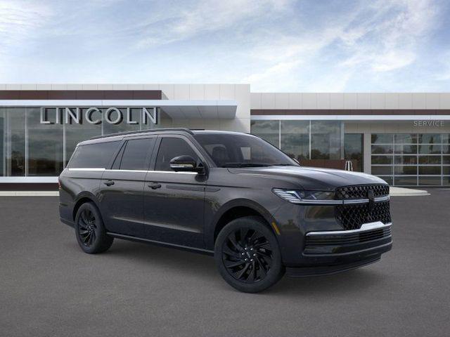 Photo of 2025 Infinite Black Metallic Clearcoat Lincoln Navigator