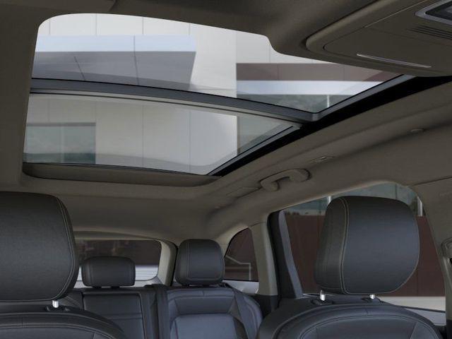 Photo of 2025 Infinite Black Metallic Clearcoat Lincoln Nautilus