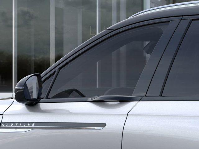 Photo of 2025 Silver Radiance Metallic Clearcoat Lincoln Nautilus