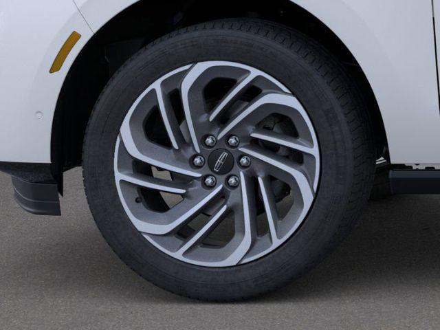 Photo of 2025 Pristine White Metallic Tri-Coat Lincoln Navigator