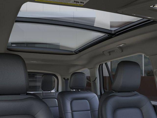 Photo of 2025 Infinite Black Metallic Clearcoat Lincoln Aviator