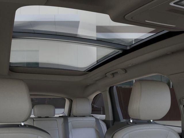 Photo of 2025 Lustrous Gray Metallic Lincoln Nautilus