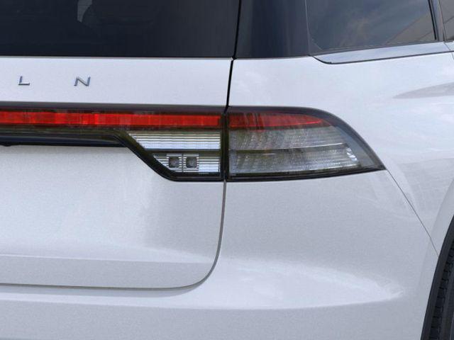 Photo of 2025 White Metallic Lincoln Aviator