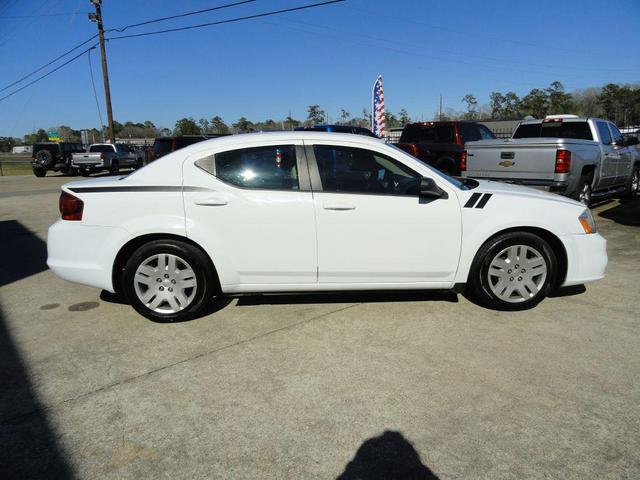 Photo of 2014 Bright White Clearcoat Dodge Avenger