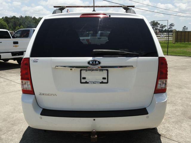 Photo of 2012 White Kia Sedona