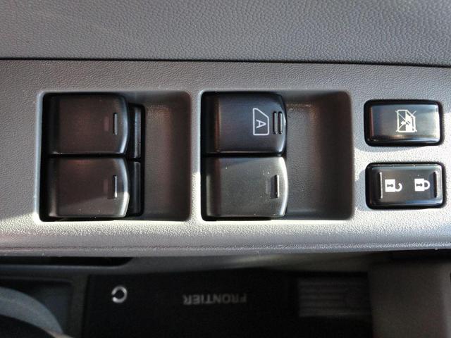 Photo of 2016 Magnetic Black Nissan Frontier