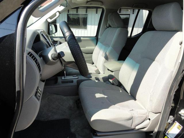 Photo of 2016 Magnetic Black Nissan Frontier