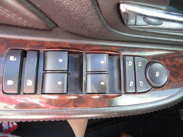 Photo of 2007 Summit White GMC Yukon
