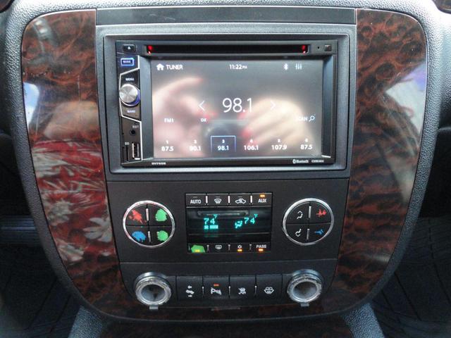 Photo of 2007 Summit White GMC Yukon