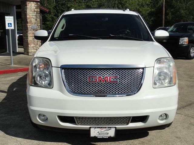 Photo of 2007 Summit White GMC Yukon