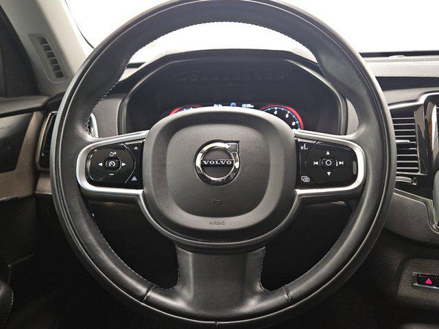 Photo of 2022 White Volvo XC90