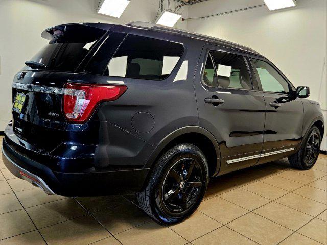 Photo of 2017 Blue Jeans Metallic Ford Explorer