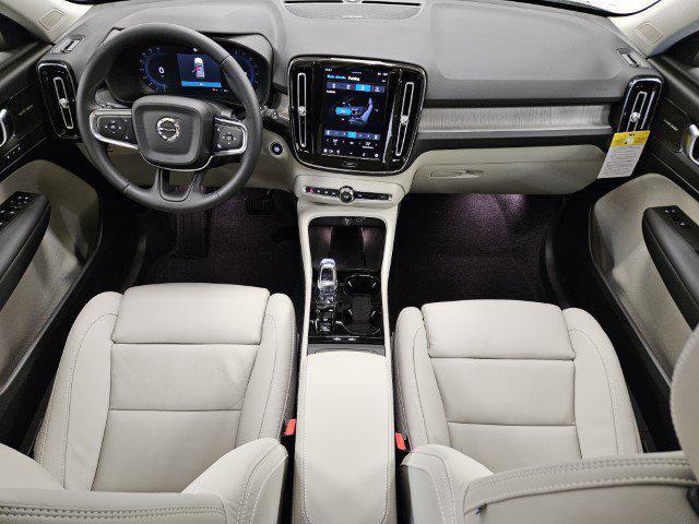 Photo of 2025 Sage Green Metallic Volvo XC40