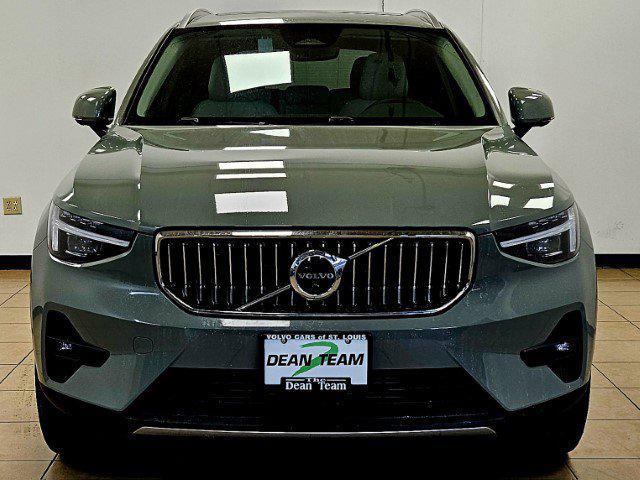 Photo of 2025 Sage Green Metallic Volvo XC40