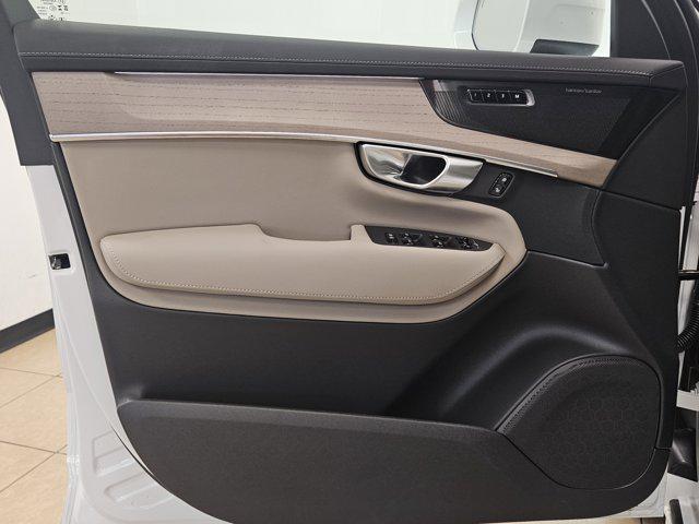 Photo of 2026 Crystal White Pearl Volvo XC90