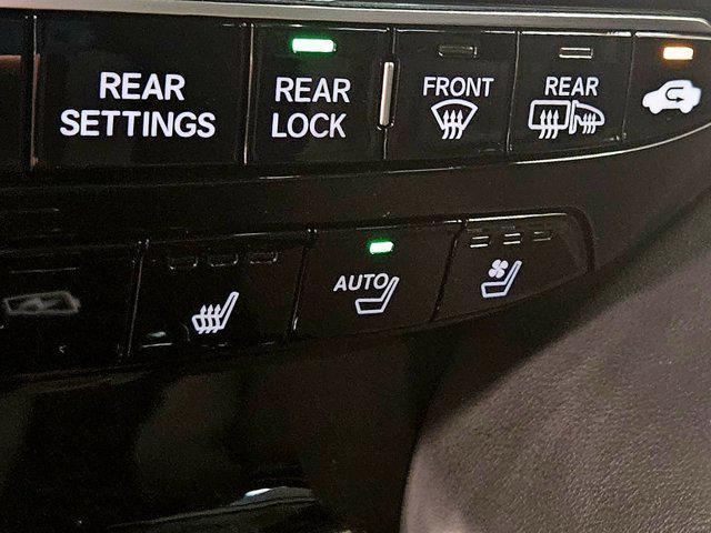 Photo of 2022 Platinum White Pearl Acura MDX