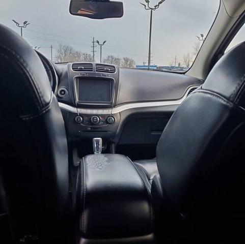 Photo of 2014 Pitch Black Clearcoat Dodge Journey