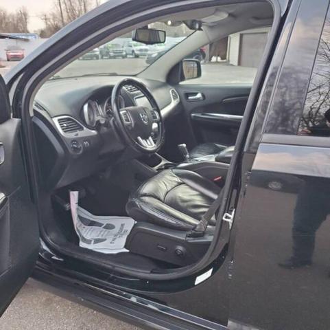 Photo of 2014 Pitch Black Clearcoat Dodge Journey