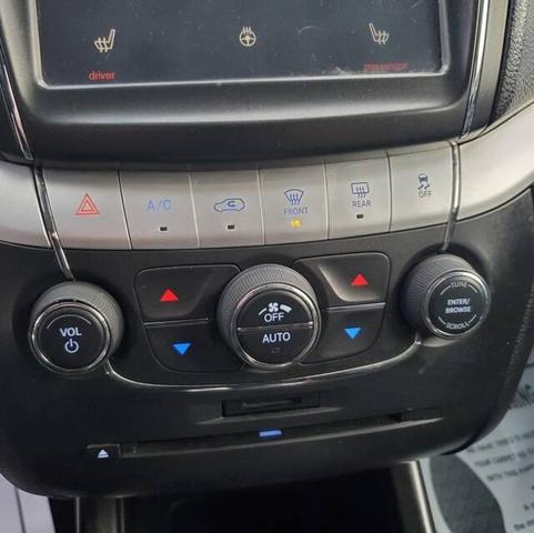 Photo of 2014 Pitch Black Clearcoat Dodge Journey
