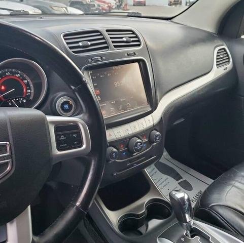Photo of 2014 Pitch Black Clearcoat Dodge Journey