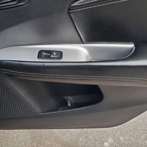 Photo of 2014 Pitch Black Clearcoat Dodge Journey