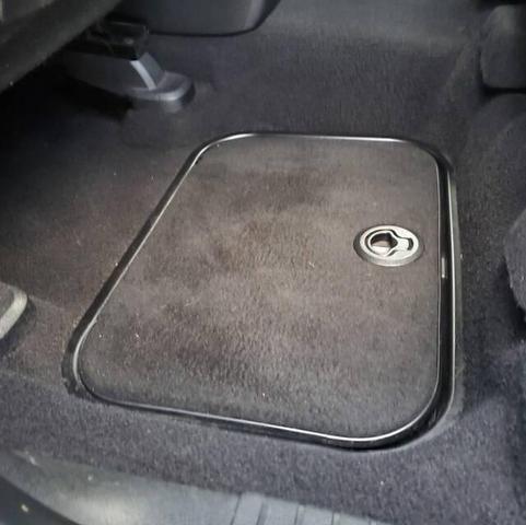 Photo of 2014 Pitch Black Clearcoat Dodge Journey