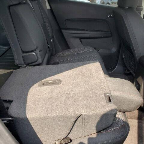 Photo of 2016 Tungsten Metallic Chevrolet Equinox