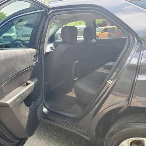 Photo of 2016 Tungsten Metallic Chevrolet Equinox