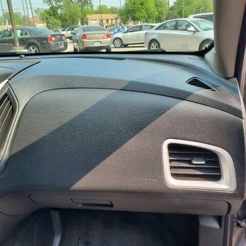 Photo of 2016 Tungsten Metallic Chevrolet Equinox
