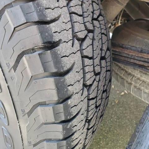 Photo of 2018 Deepwood Green Metallic Chevrolet Colorado