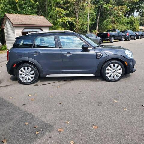Photo of 2017 Moonwalk Gray Metallic MINI Countryman