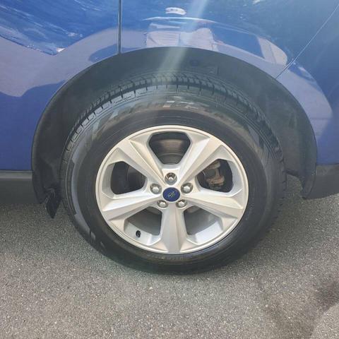 Photo of 2015 Blue Metallic Ford Edge