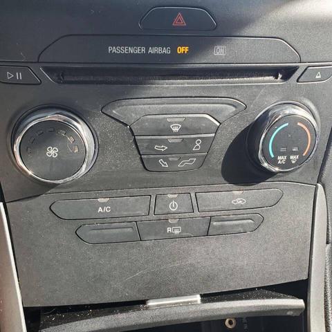 Photo of 2015 Blue Metallic Ford Edge