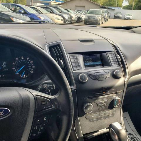 Photo of 2015 Blue Metallic Ford Edge